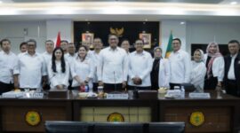 Pertemuan antara Wamentan Sudaryono dan Kadin Indonesia di Kantor Pusat Kementerian Pertanian, Jakarta, Kamis (19/12/2024). (Dok. Kementerian Pertanian)