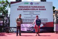 RVE Trans bersama Pemerintah Kabupaten Klungkung menandatangani Nota Kesepahaman (MoU) untuk mendorong transformasi Nusa Penida menuju pulau hijau dan bebas emisi pada 2027. (Dok. PT RVE Trans)
